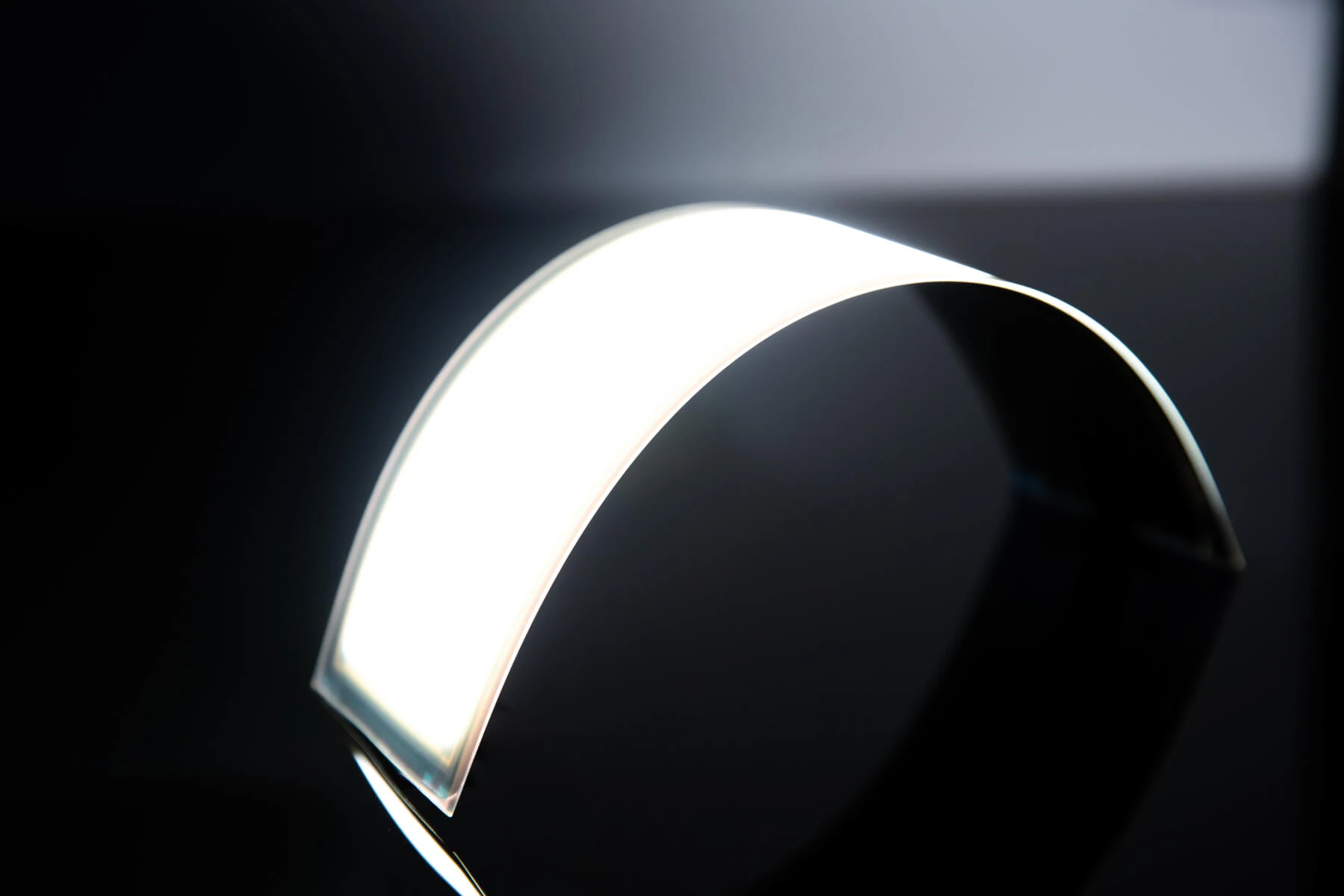 OLED: The Ideal Tail Lamp Light Source - OLEDWorks